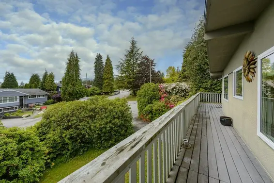 422 Genoa Crescent, North Vancouver For Sale - image 37