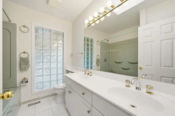 2522 Bronte Drive, North Vancouver For Sale - image 12