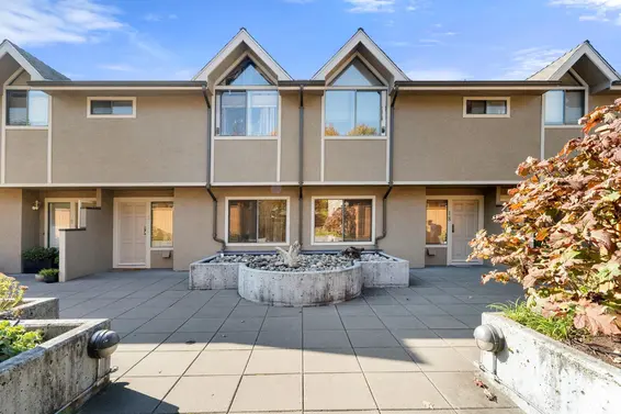 19 2133 St George's Avenue, North Vancouver For Sale - image 2