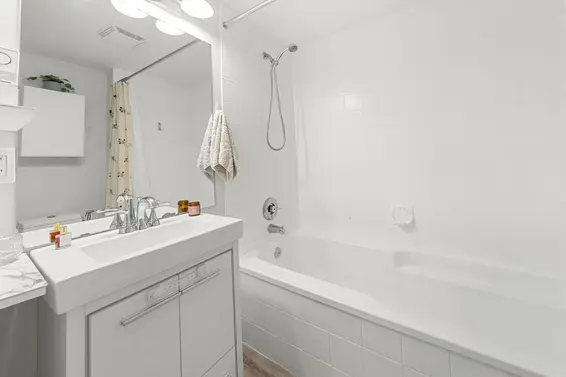 19 2133 St George's Avenue, North Vancouver For Sale - image 31