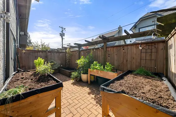 19 2133 St George's Avenue, North Vancouver For Sale - image 34