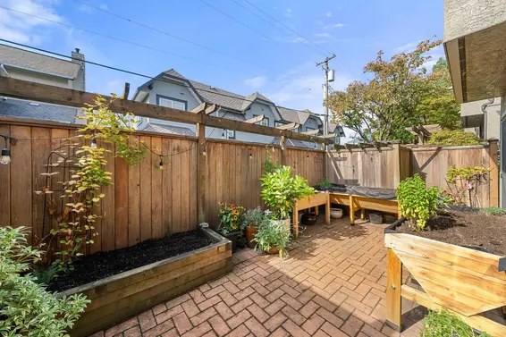 19 2133 St George's Avenue, North Vancouver For Sale - image 36