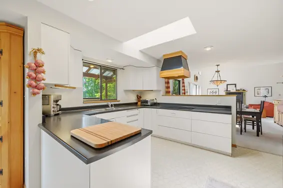 5481 Indian River Drive, North Vancouver For Sale - image 12