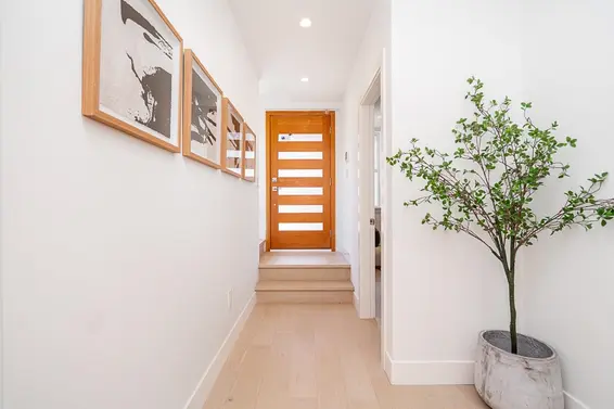 2 434 East 1st Street, North Vancouver For Sale - image 25