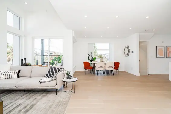 2 434 East 1st Street, North Vancouver For Sale - image 3