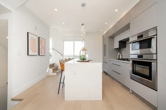 2 434 East 1st Street, North Vancouver For Sale - image 5