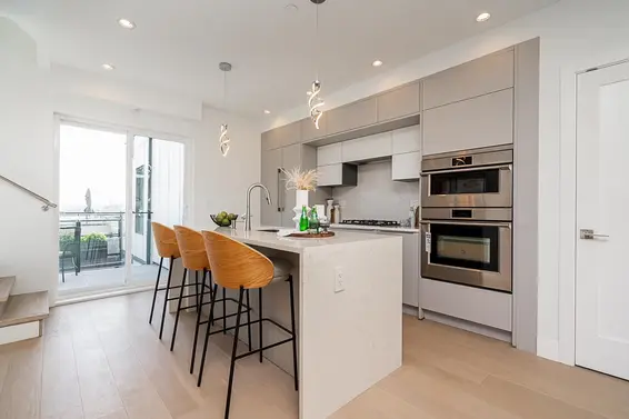 2 434 East 1st Street, North Vancouver For Sale - image 6