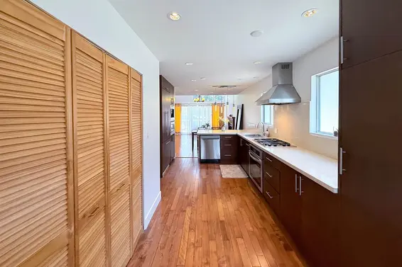 1717 Tatlow Avenue, North Vancouver For Sale - image 10