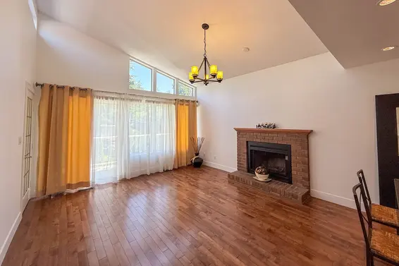 1717 Tatlow Avenue, North Vancouver For Sale - image 4