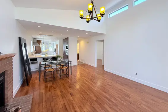 1717 Tatlow Avenue, North Vancouver For Sale - image 6