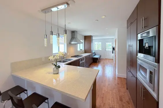 1717 Tatlow Avenue, North Vancouver For Sale - image 7