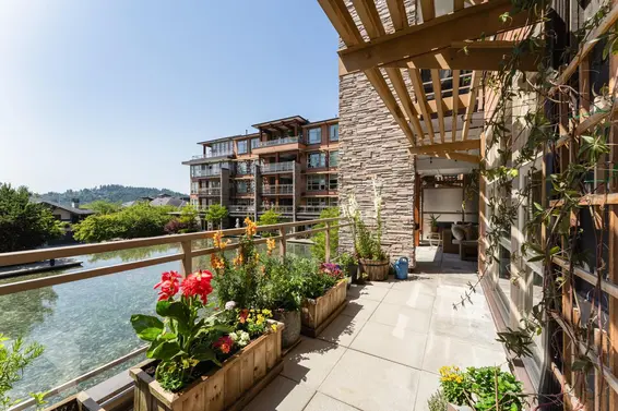 215 3602 Aldercrest Drive, North Vancouver