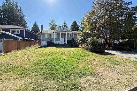 889 Ross Road, North Vancouver For Sale - image 2