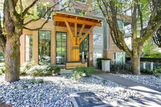 107 139 West 22Nd Street, North Vancouver