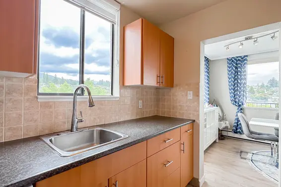 605 555 13th Street, West Vancouver For Sale - image 9