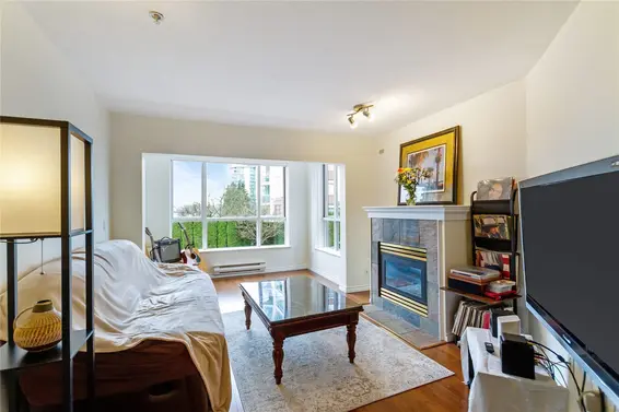 204 155 East 3rd Street, North Vancouver For Sale - image 4