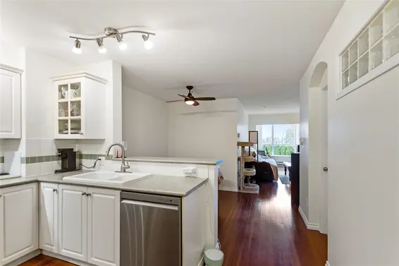 204 155 East 3rd Street, North Vancouver For Sale - image 8