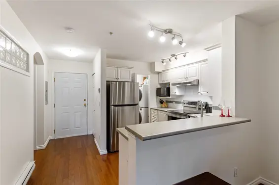 204 155 East 3rd Street, North Vancouver For Sale - image 9