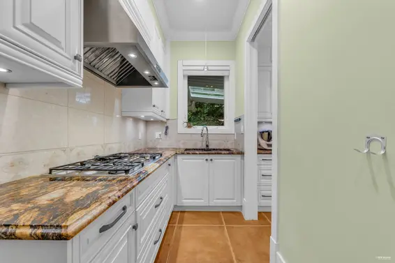 1835 Mathers Avenue, West Vancouver For Sale - image 17