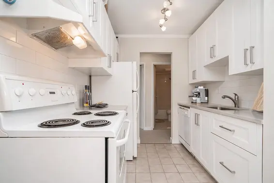 309 240 Mahon Avenue, North Vancouver For Sale - image 5