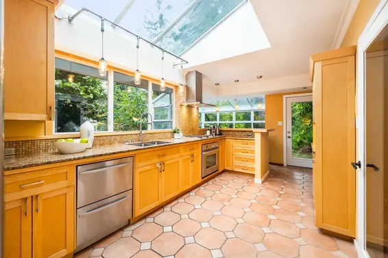 1090 West Keith Road, North Vancouver For Sale - image 13