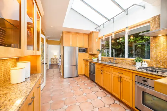 1090 West Keith Road, North Vancouver For Sale - image 14