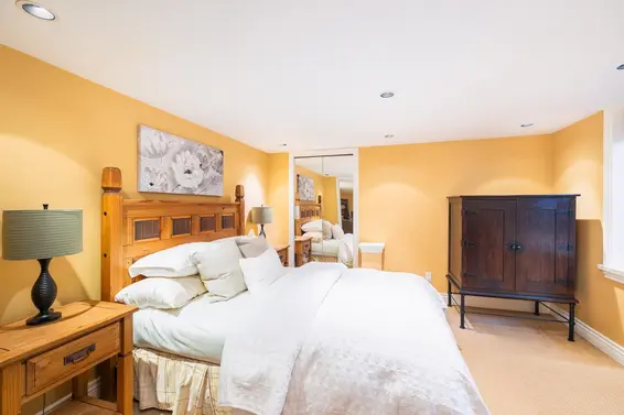 1090 West Keith Road, North Vancouver For Sale - image 18