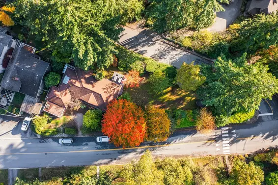 1090 West Keith Road, North Vancouver For Sale - image 2