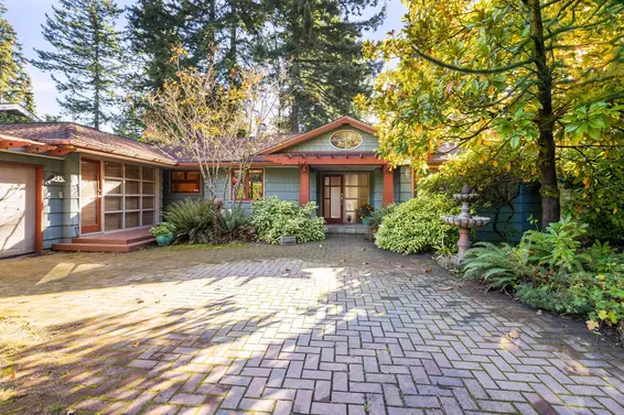 1090 West Keith Road, North Vancouver For Sale - image 3