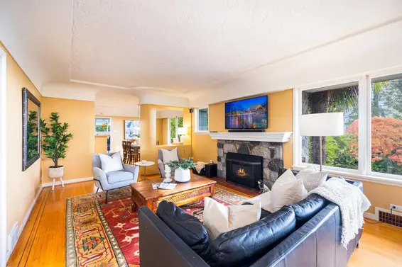 1090 West Keith Road, North Vancouver For Sale - image 7