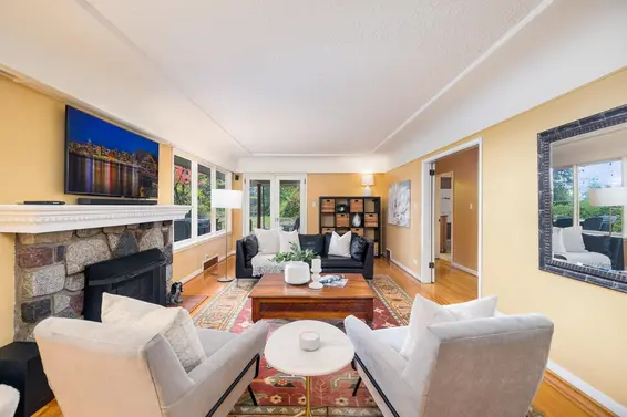 1090 West Keith Road, North Vancouver For Sale - image 9