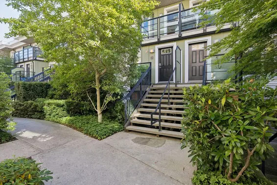 22 728 West 14th Street, North Vancouver For Sale - image 2
