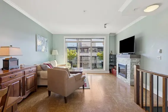 22 728 West 14th Street, North Vancouver For Sale - image 3
