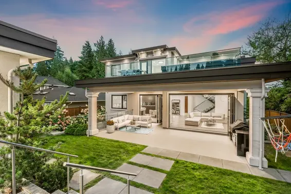 1385 Kings Avenue, West Vancouver