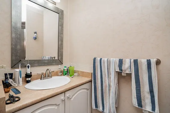 1416 Mahon Avenue, North Vancouver For Sale - image 10