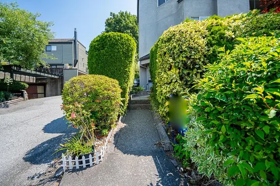 1416 Mahon Avenue, North Vancouver For Sale - image 4