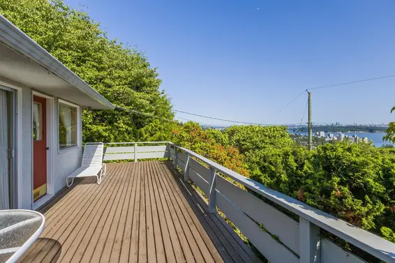 2575 Queens Avenue, West Vancouver For Sale - image 3