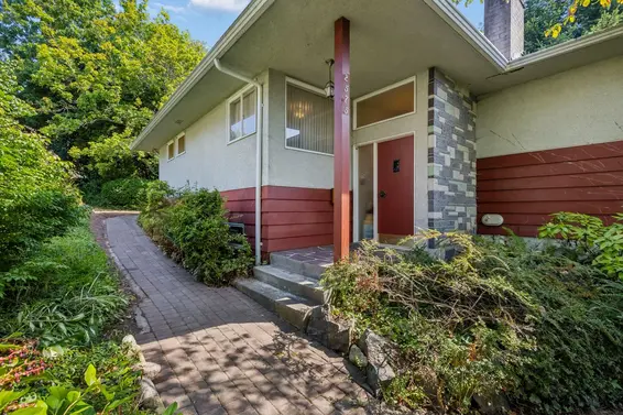 2575 Queens Avenue, West Vancouver For Sale - image 4