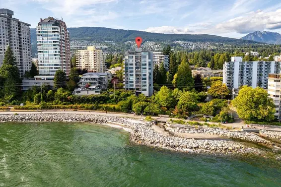 202 1930 Bellevue Avenue, West Vancouver