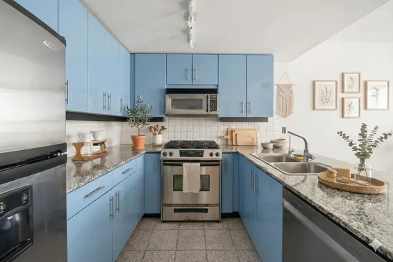 2102 188 East Esplanade Street, North Vancouver For Sale - image 2