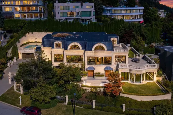1471 Bramwell Road, West Vancouver For Sale - image 2