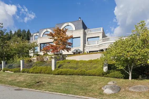 1471 Bramwell Road, West Vancouver For Sale - image 3