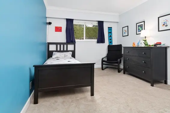 2030 Tompkins Crescent, North Vancouver For Sale - image 12