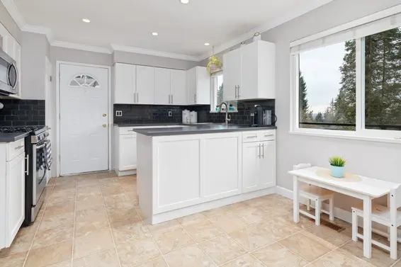 2030 Tompkins Crescent, North Vancouver For Sale - image 7