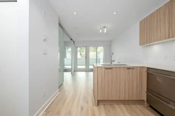 209 1061 Marine Drive, North Vancouver For Sale - image 3
