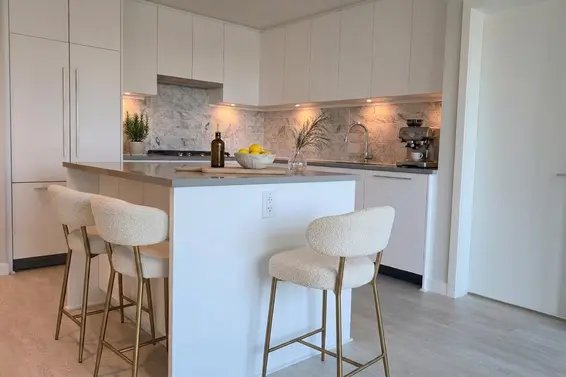 402 110 East 17th Street, North Vancouver For Sale - image 5