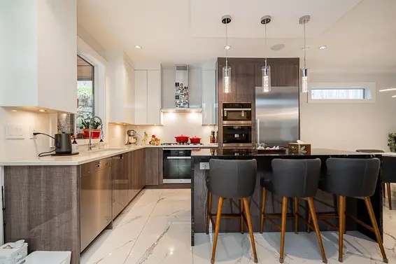 4365 Mountain Highway, North Vancouver For Sale - image 11