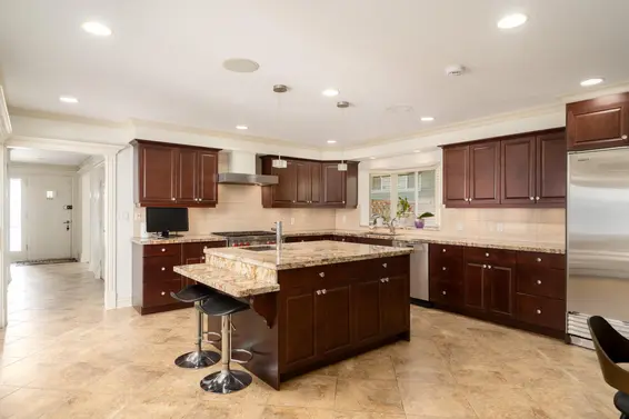 1393 Mathers Avenue, West Vancouver For Sale - image 11