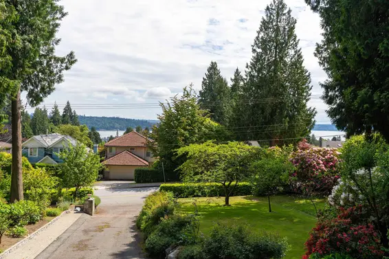 1393 Mathers Avenue, West Vancouver For Sale - image 3