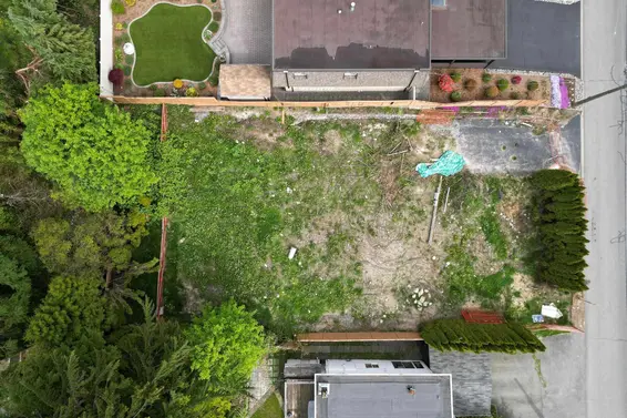 946 Montroyal Boulevard, North Vancouver For Sale - image 7